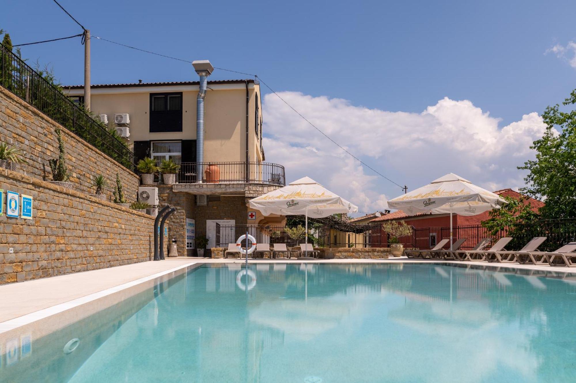 Hotel Stara Sola - Oleander Resort Korte Exterior photo